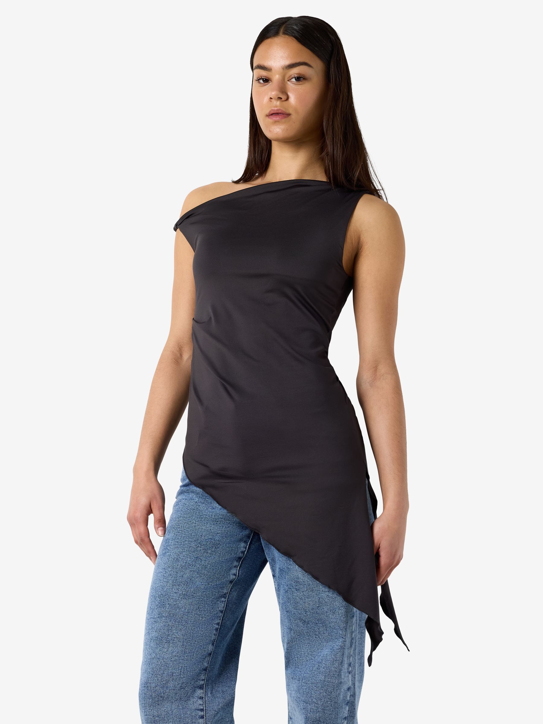 Haut Asymétrique, NOISY MAY