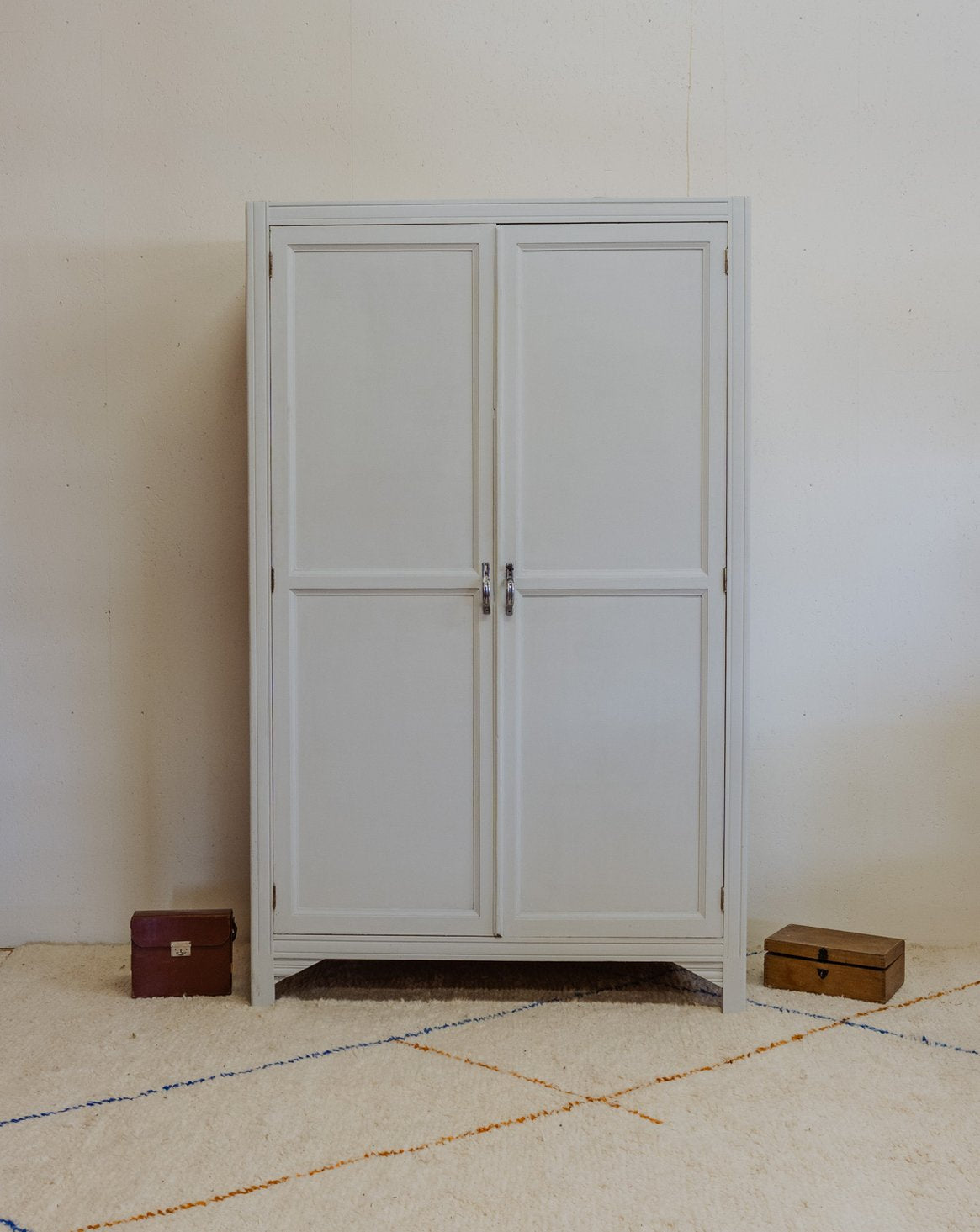 Armoire en bois bleu ciel Blandine N°360 - Bon état, DEBONGOUT