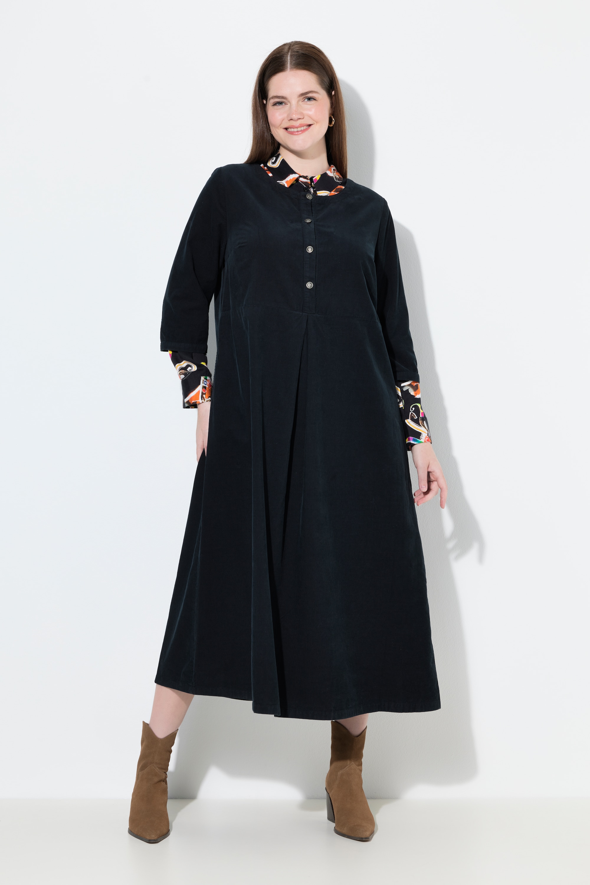 Robe maxi en velours côtelé à col rond et, ULLA POPKEN