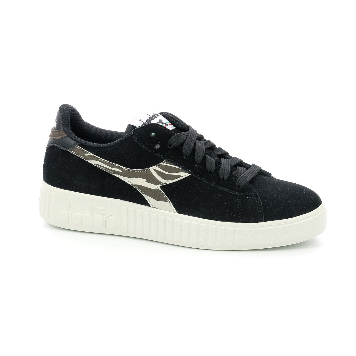 Diadora sale kick nere