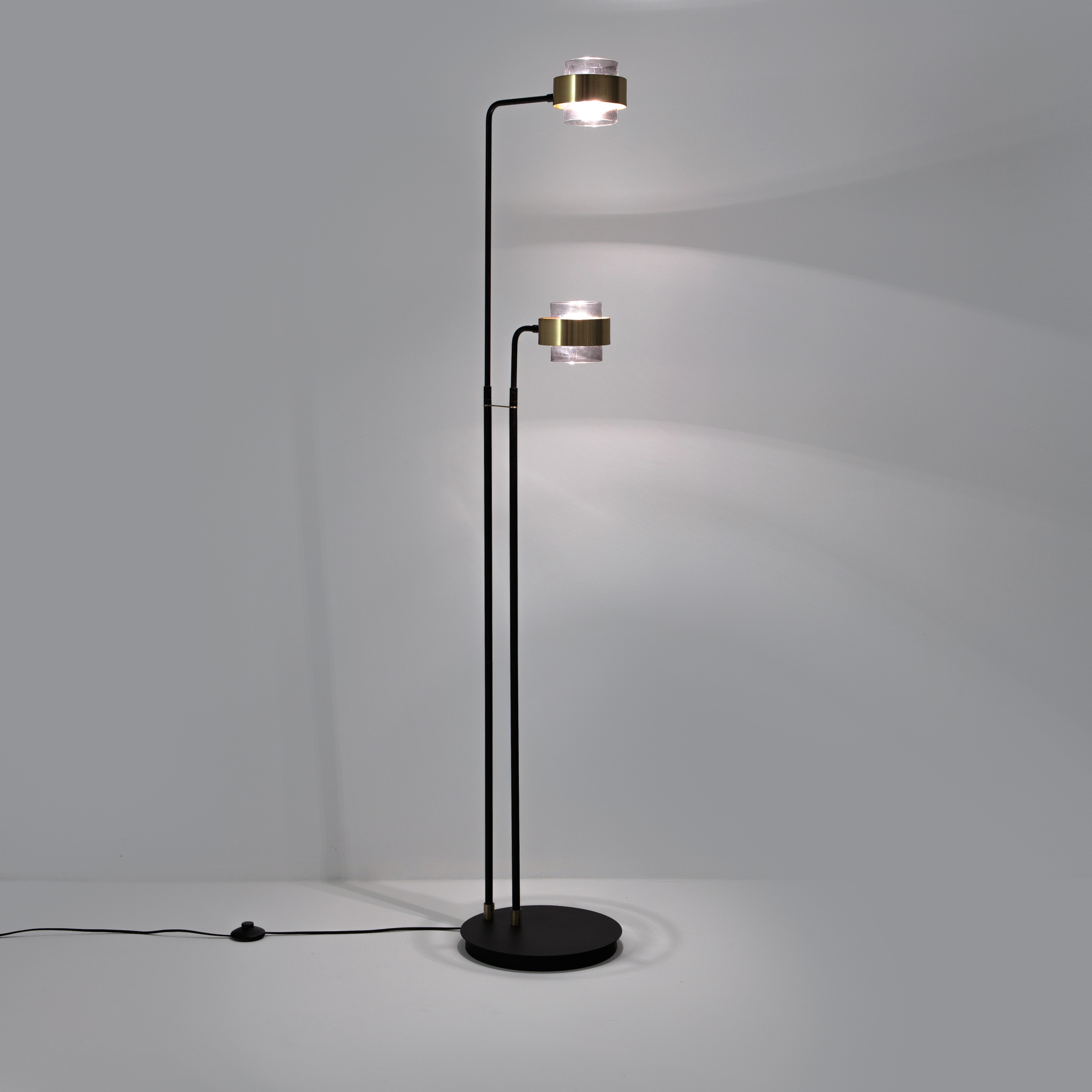 Uitrusten Ewell Zonsverduistering Staande lamp met 2 armen, glas en metaal, botello zwart/messing La Redoute  Interieurs | La Redoute