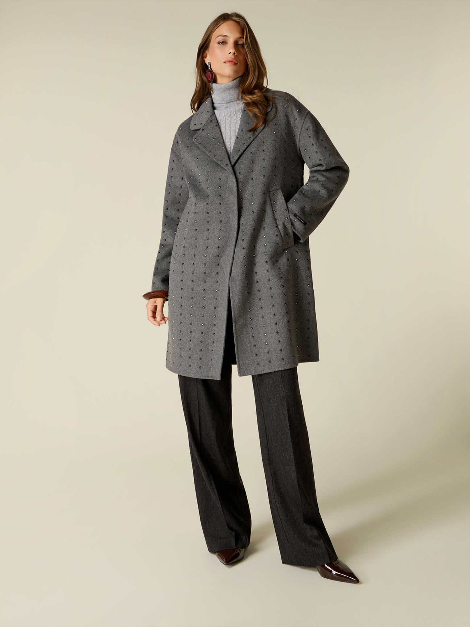 Manteau avec cristaux, OLTRE