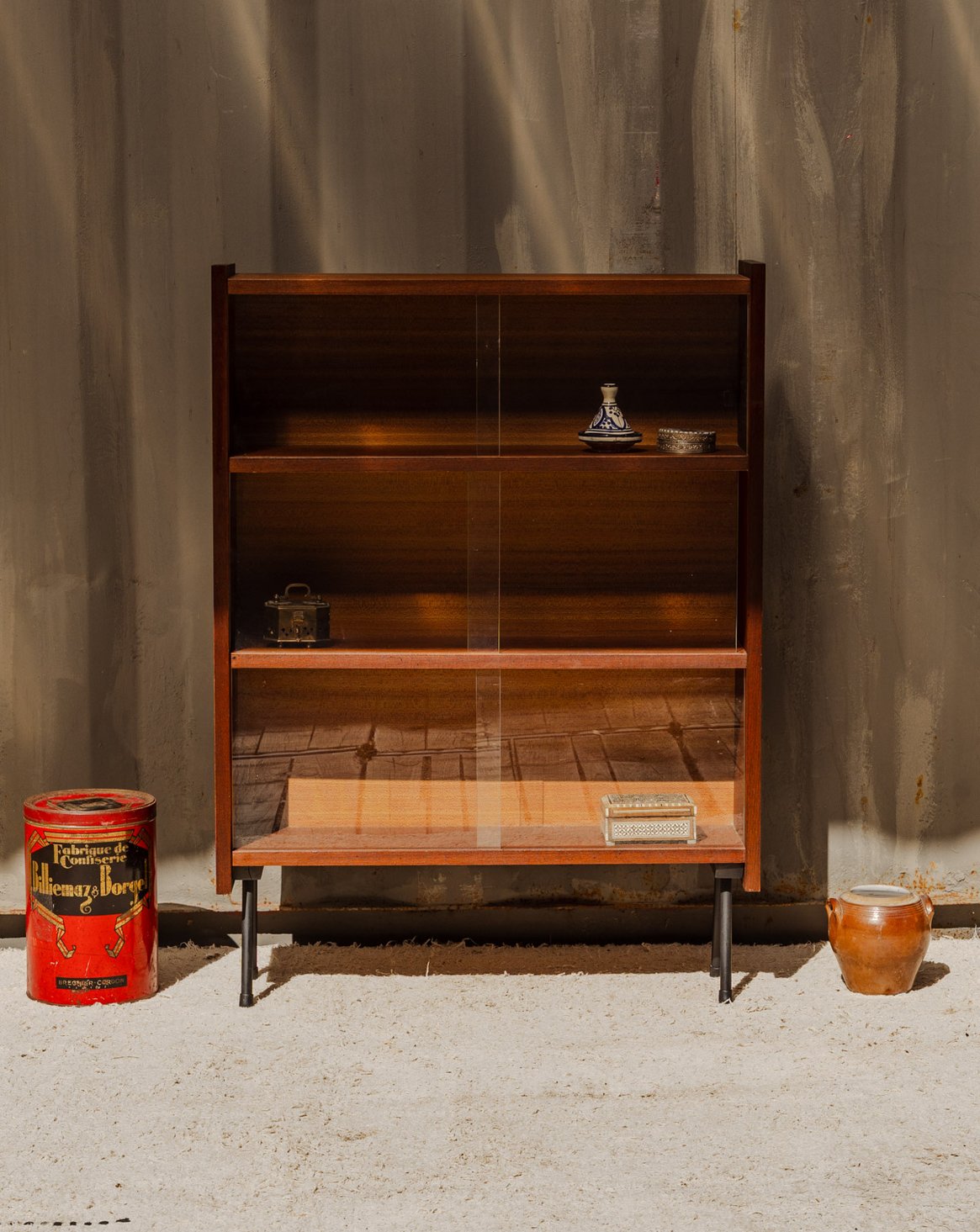 Vitrine en bois Victoria N°1316 - Bon état, DEBONGOUT