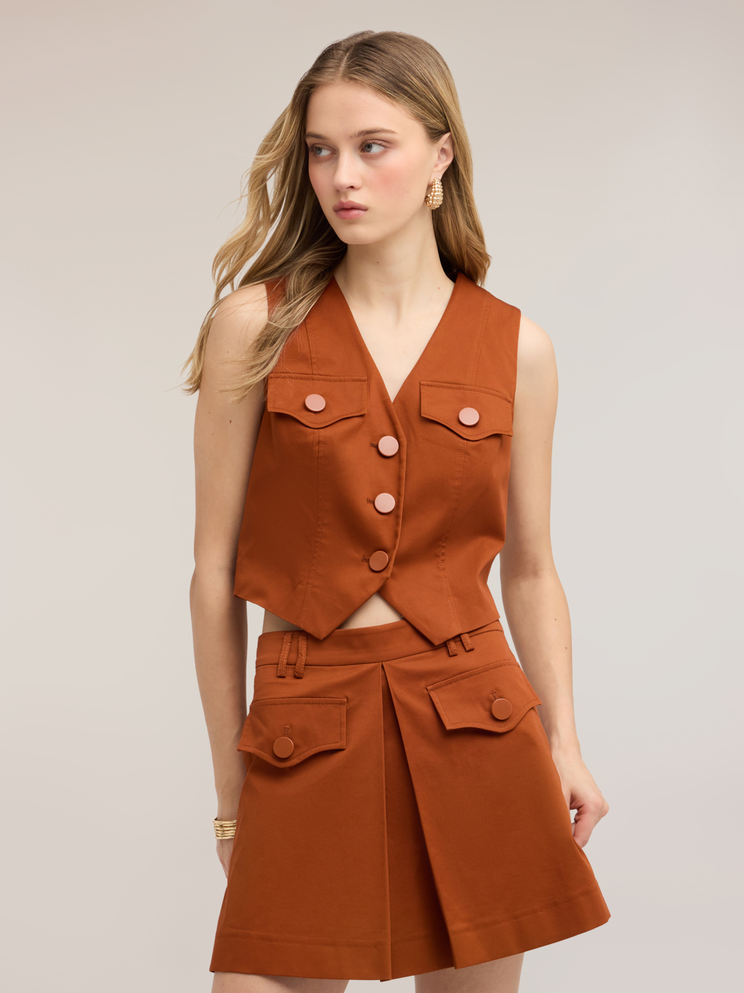 Gilet court, MOTIVI