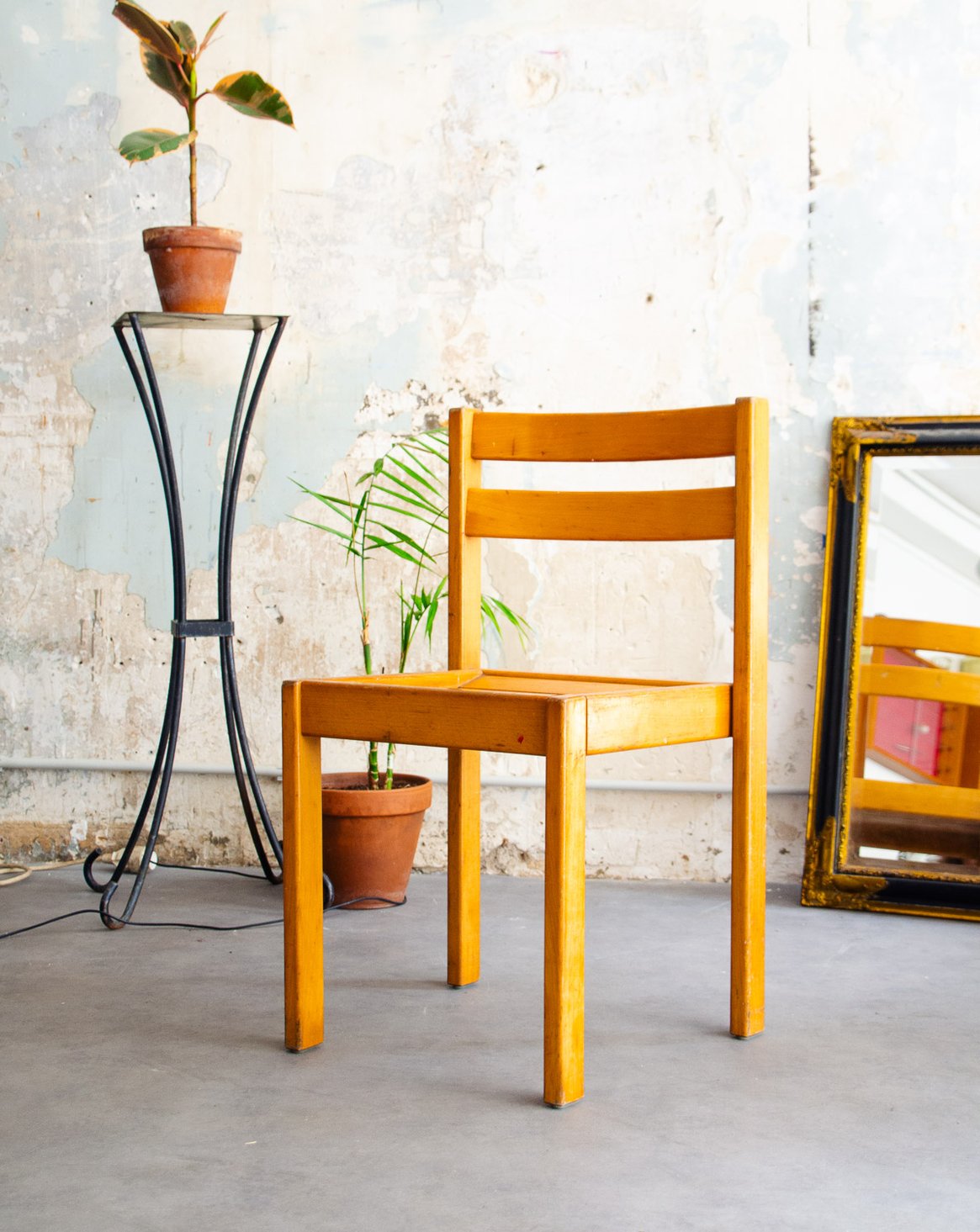 Chaise en bois clair minimaliste Alma N°1539 - Bon état, DEBONGOUT