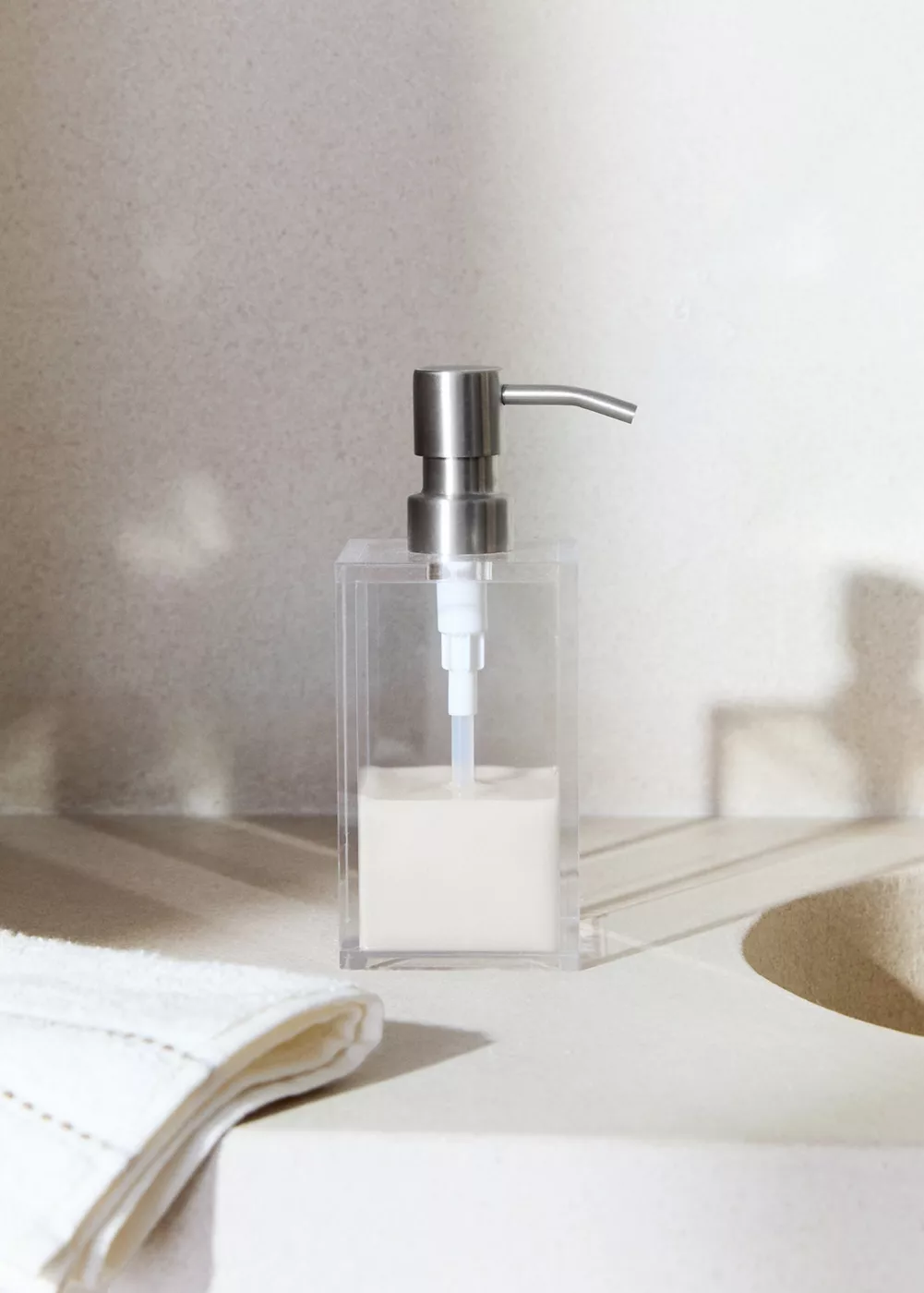Distributeur de savon acrylique, MANGO HOME