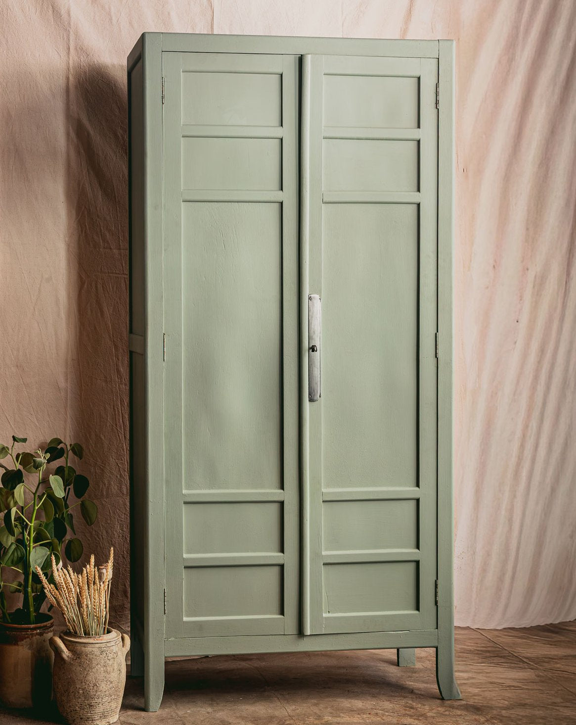 Armoire parisienne en bois gris sauge Blandine N°495 - Bon état, DEBONGOUT