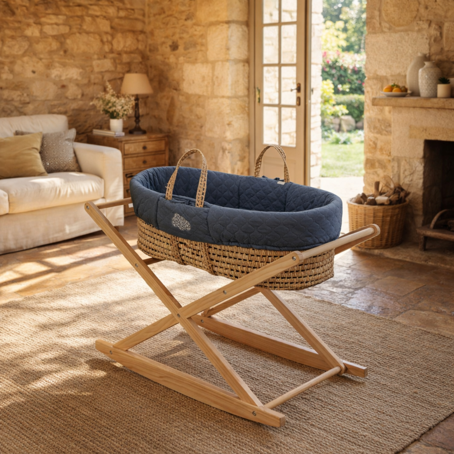 Couffin bébé en fibres naturelles et habillage tissu avec support en pin massif, SAUTHON