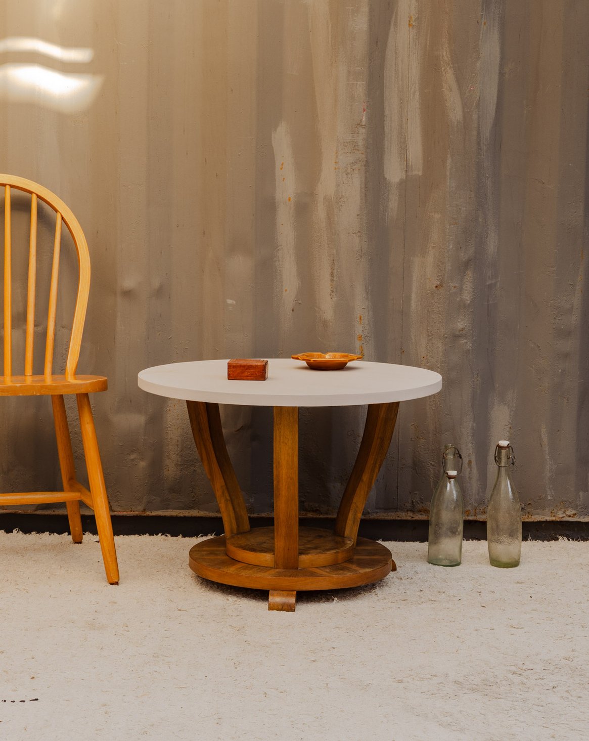 Table d'appoint en bois blanc Francine N°1495 - Bon état, DEBONGOUT