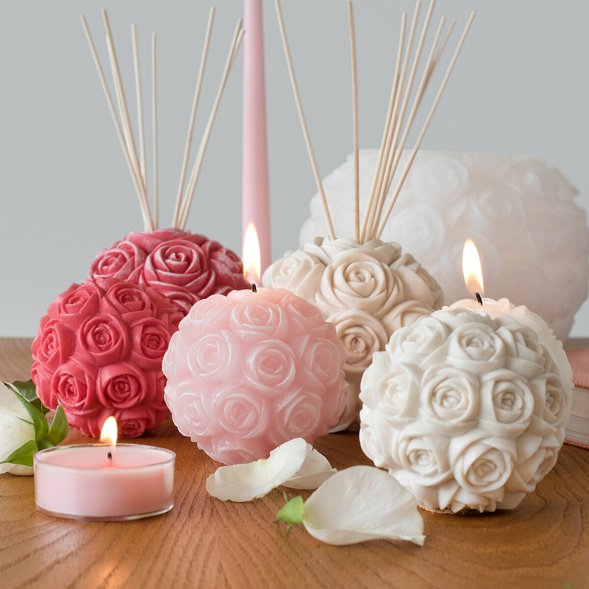 Vela Bola de Rosas cor Rosa, da Manulena