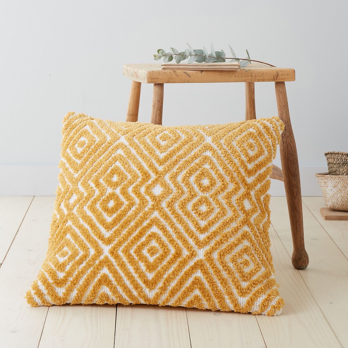 Geo tufted hotsell tassel throw pillow