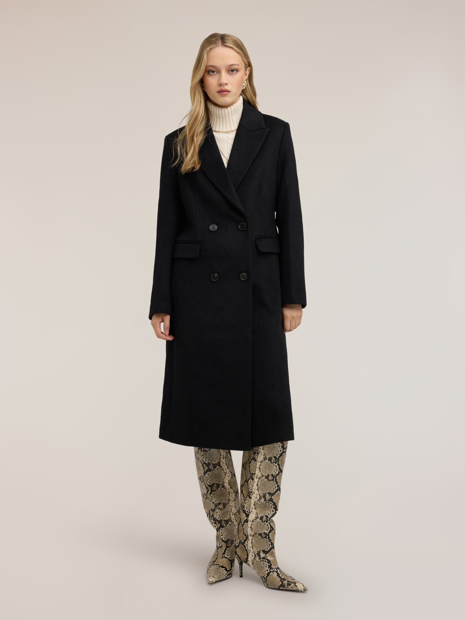 Manteau croisé, MOTIVI