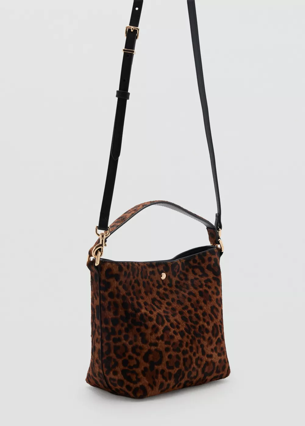 Sac seau en cuir à poils, imprimé animalier, MANGO
