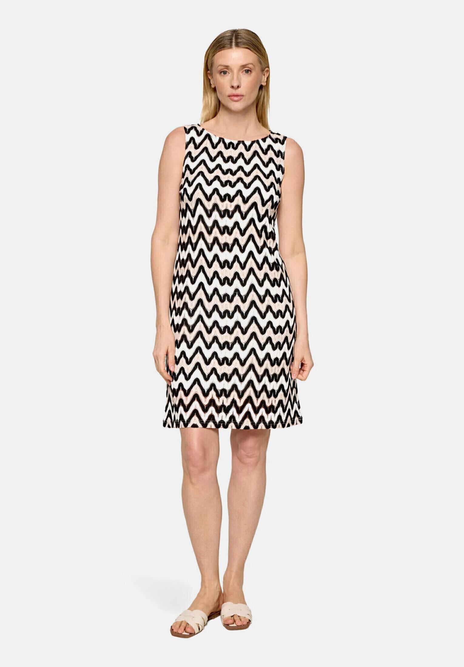 Robe droite sans manches, BETTY BARCLAY