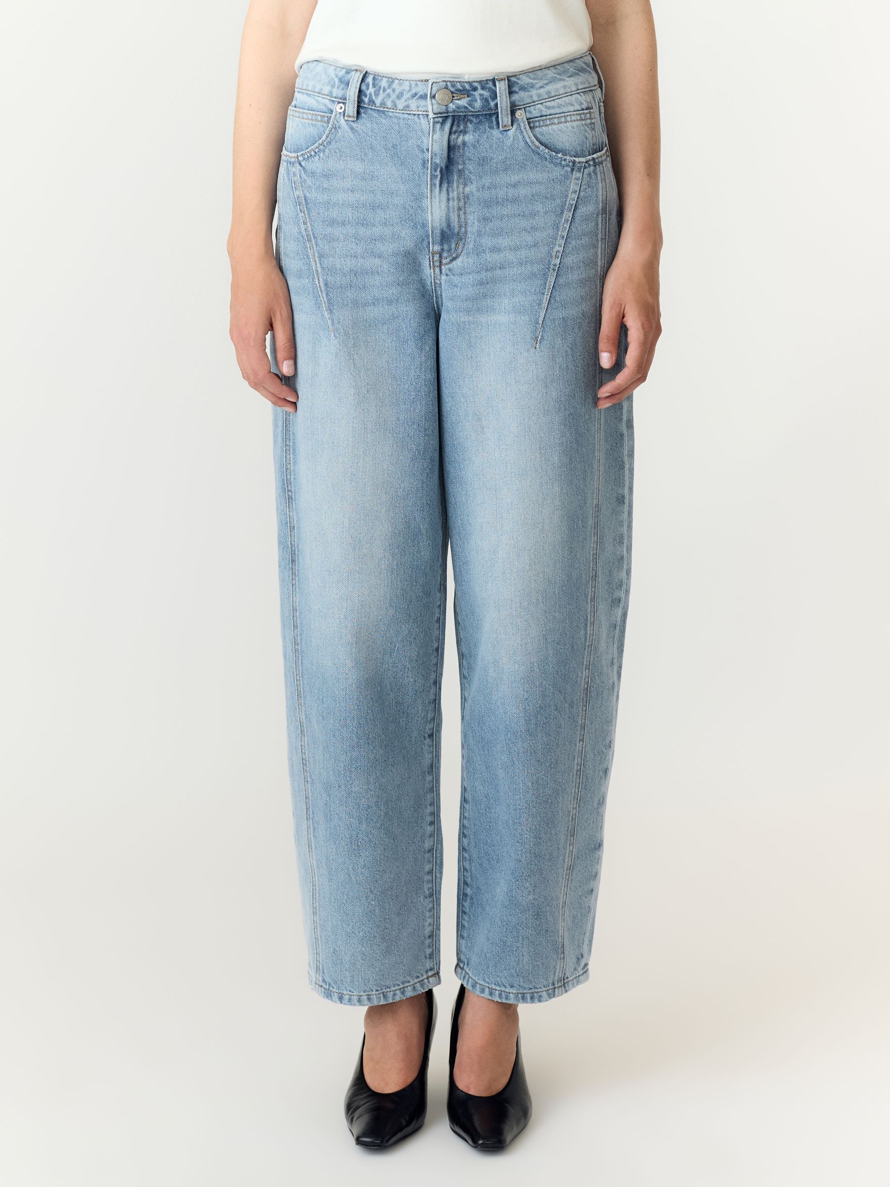 Jean, YAS