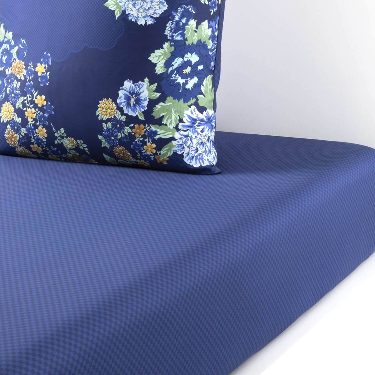 Drap housse en satin, K DAHLIA, KENZO HOME