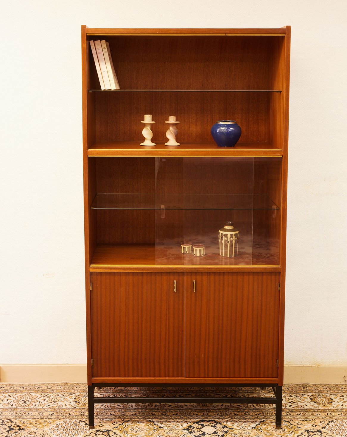 Vitrine vintage en bois Victoria N°1335 - Bon état, DEBONGOUT