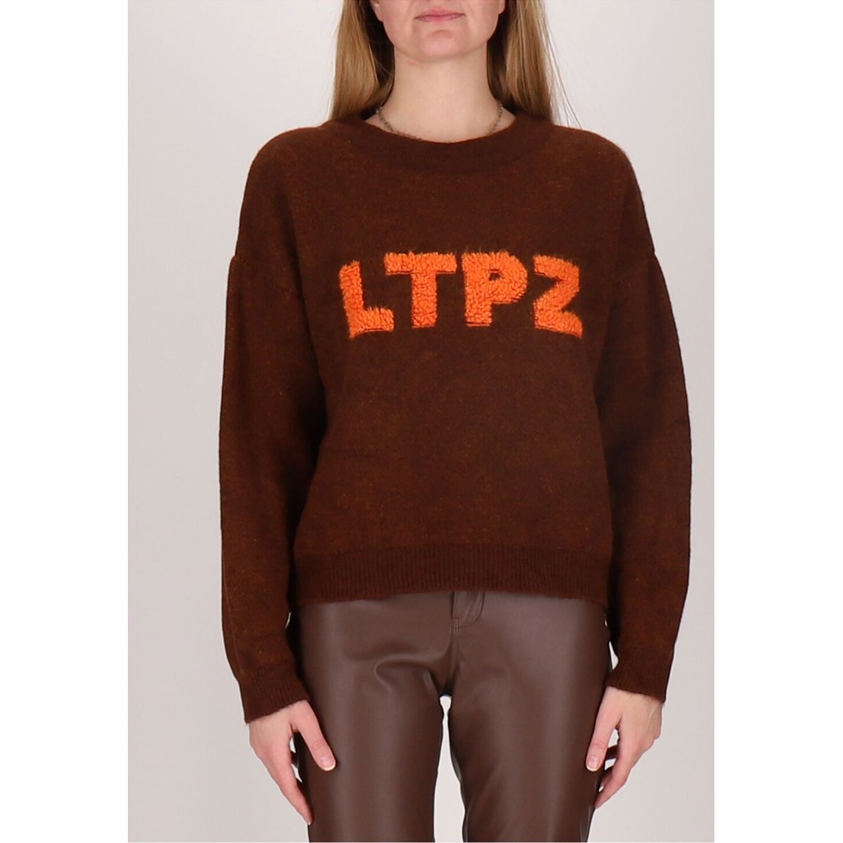 Pull avec ecriture outlet