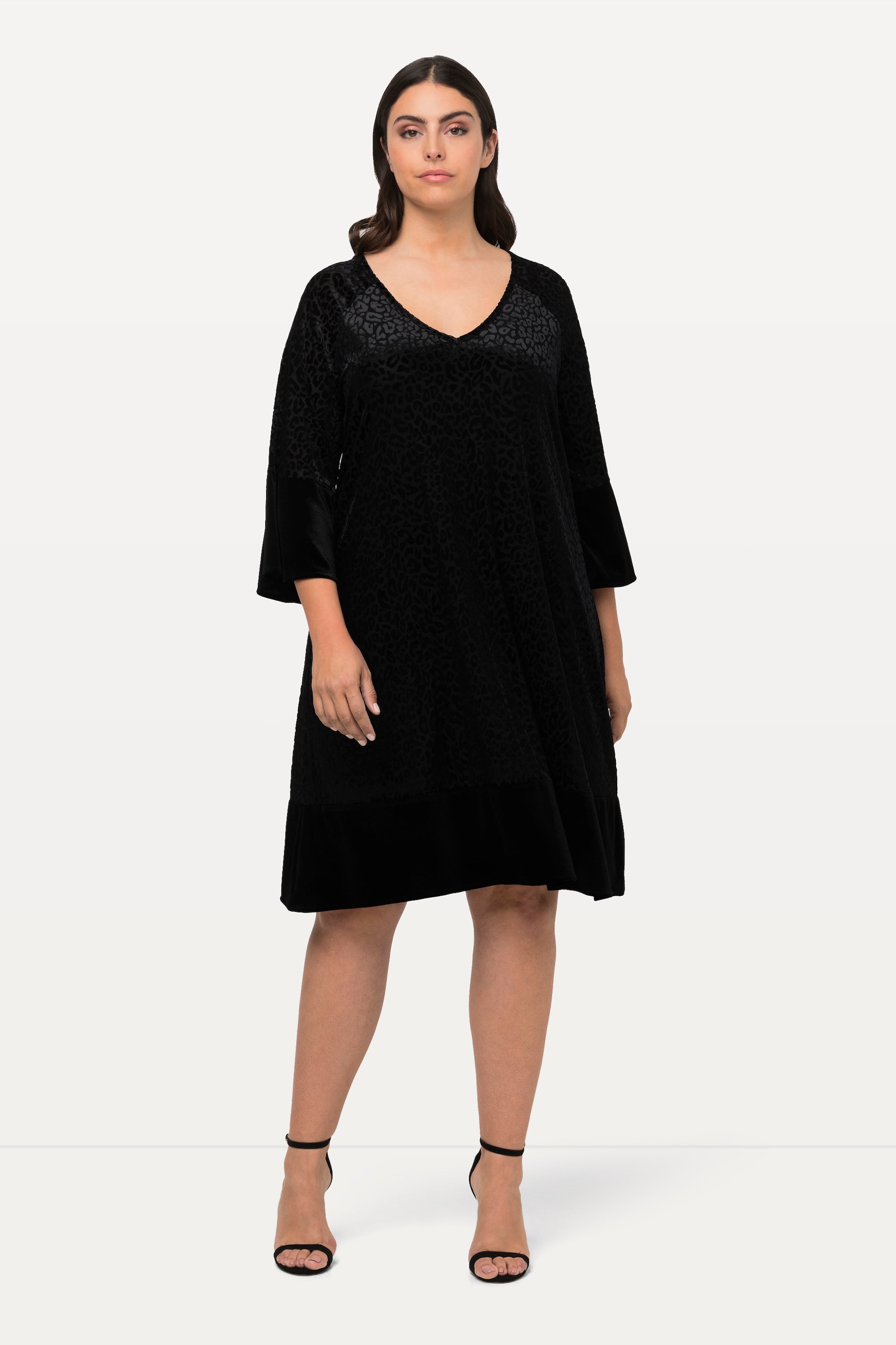 Robe midi à col rond et manches 3/4. Motif, ULLA POPKEN