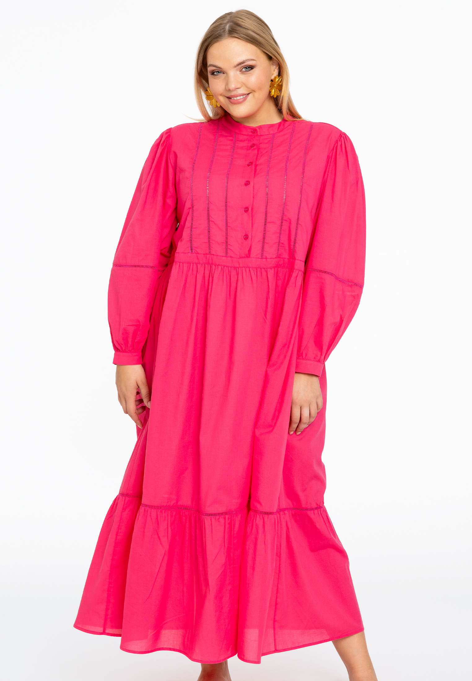 Robe brodée, YOEK