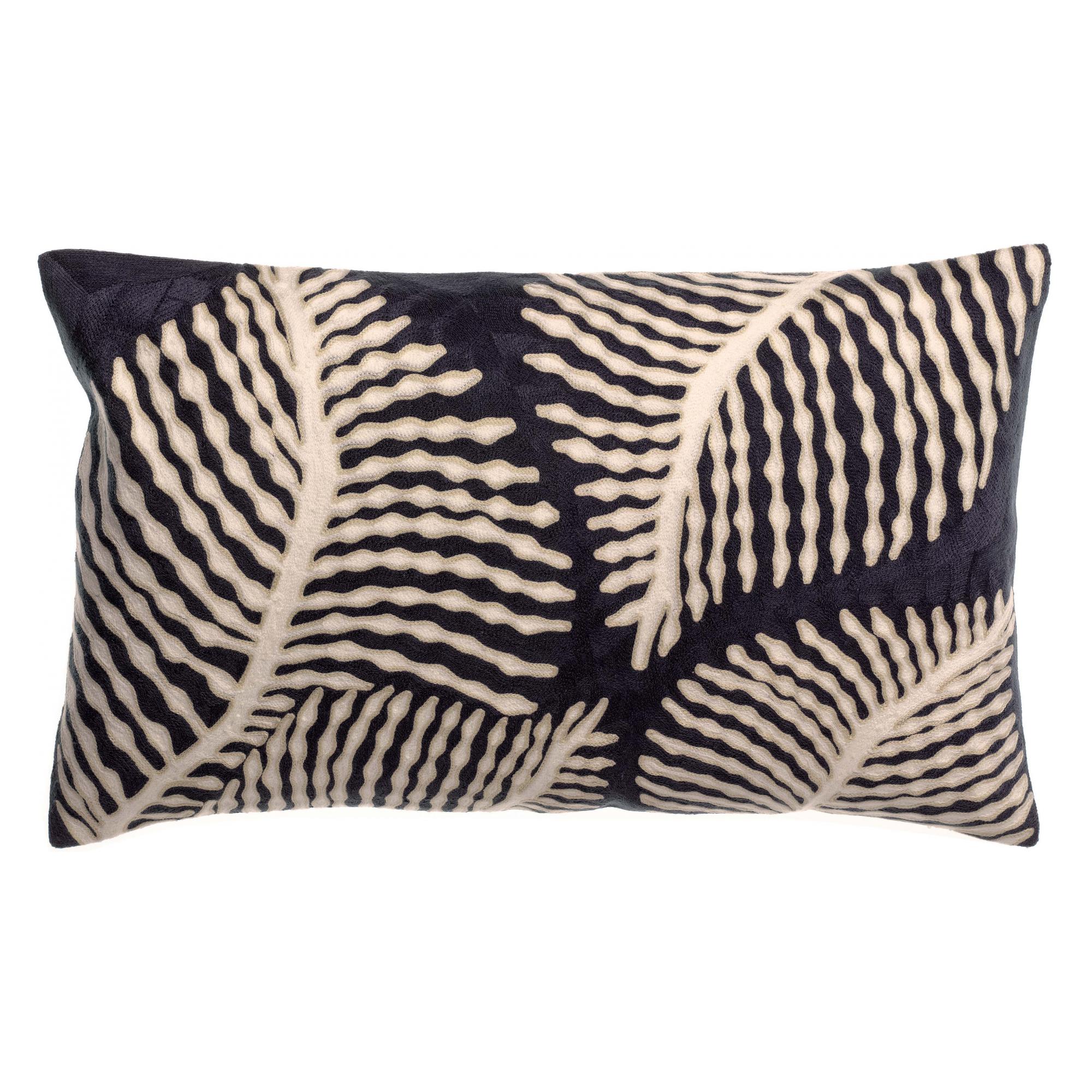 Coussin brodé Flora, VIVARAISE