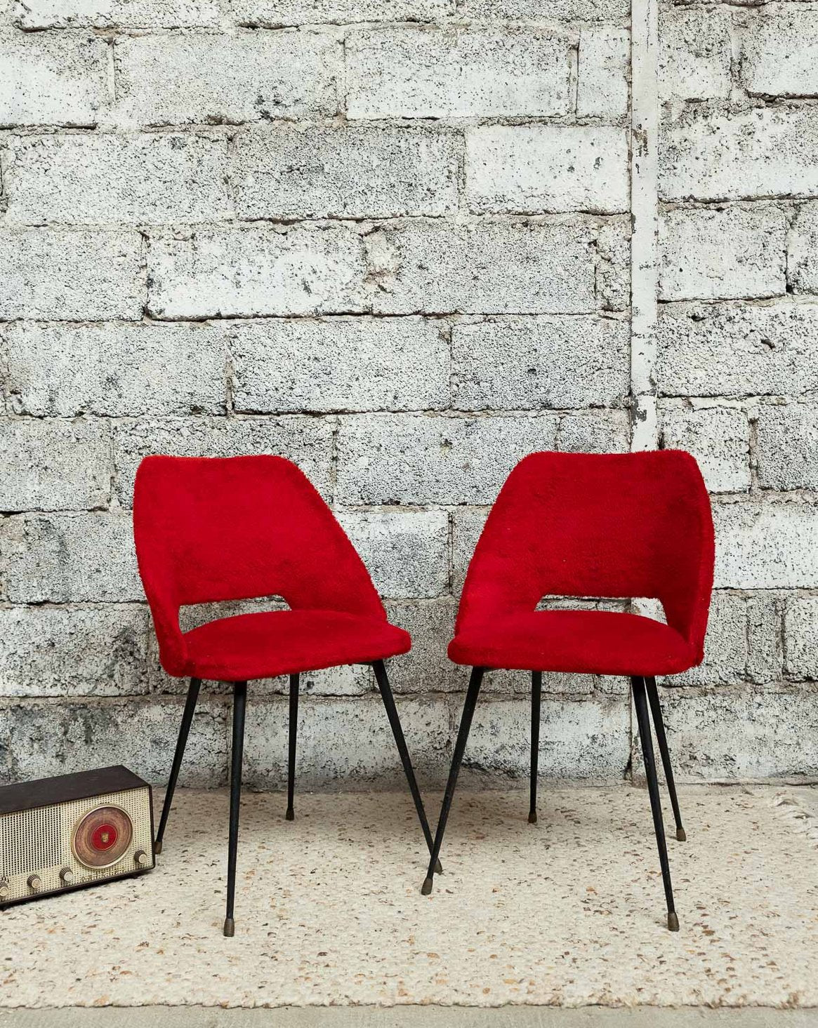 Paire de chaises rouge flamboyante Alma N°1821 - Bon état, DEBONGOUT