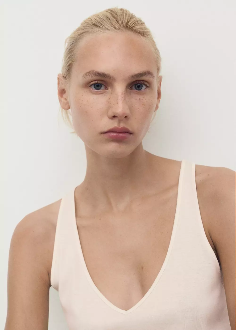 Top bretelles en coton col V, MANGO