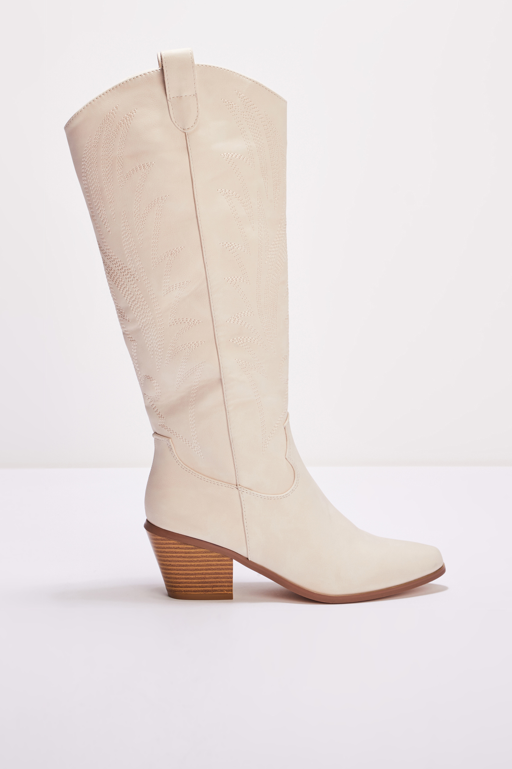 Bottes noires, BREAL