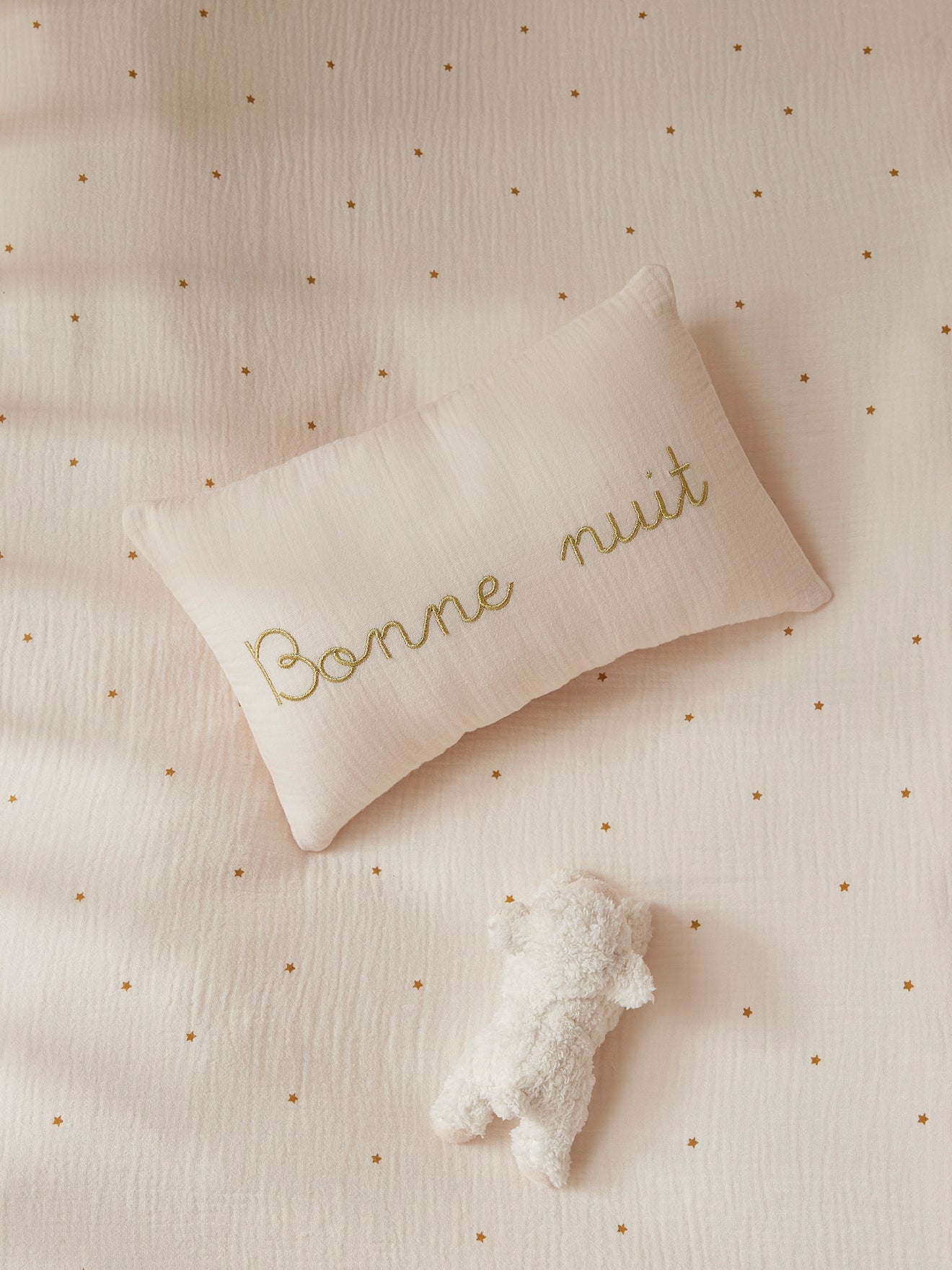 Petit coussin gaze de coton broderie dorée, CYRILLUS