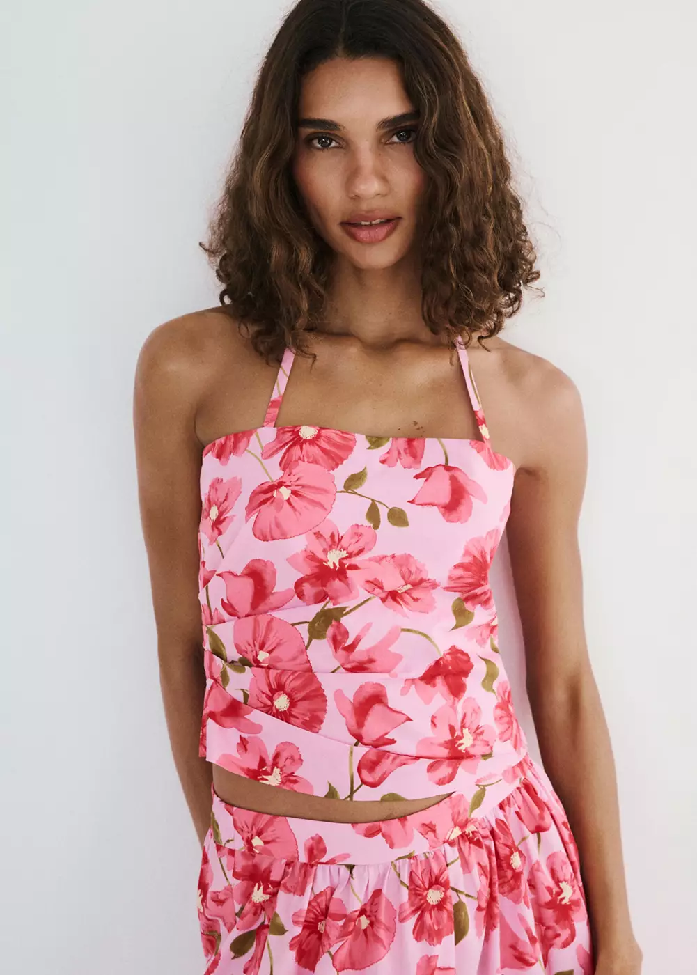 Top floral à col halter, MANGO