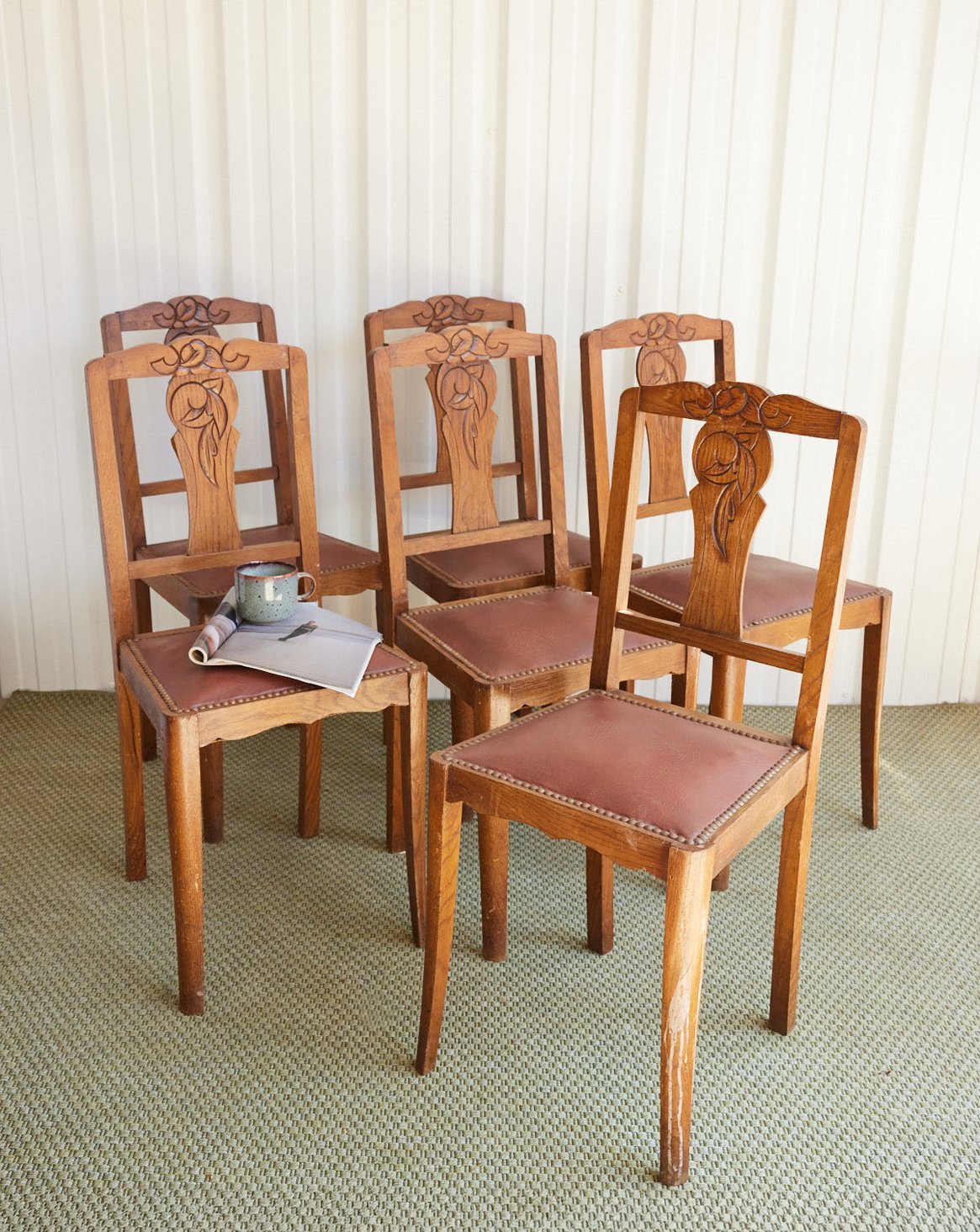 Lot de 6 chaises Art déco en cuir clouté Claude N°1459 - Bon état, DEBONGOUT