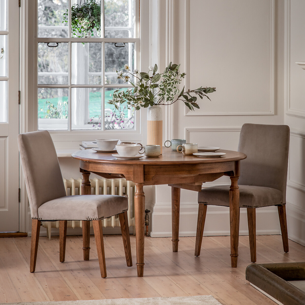 Hayes Vintage Inlaid Wood Extendable Round Table (Seats 4-6), ÉDITÉ