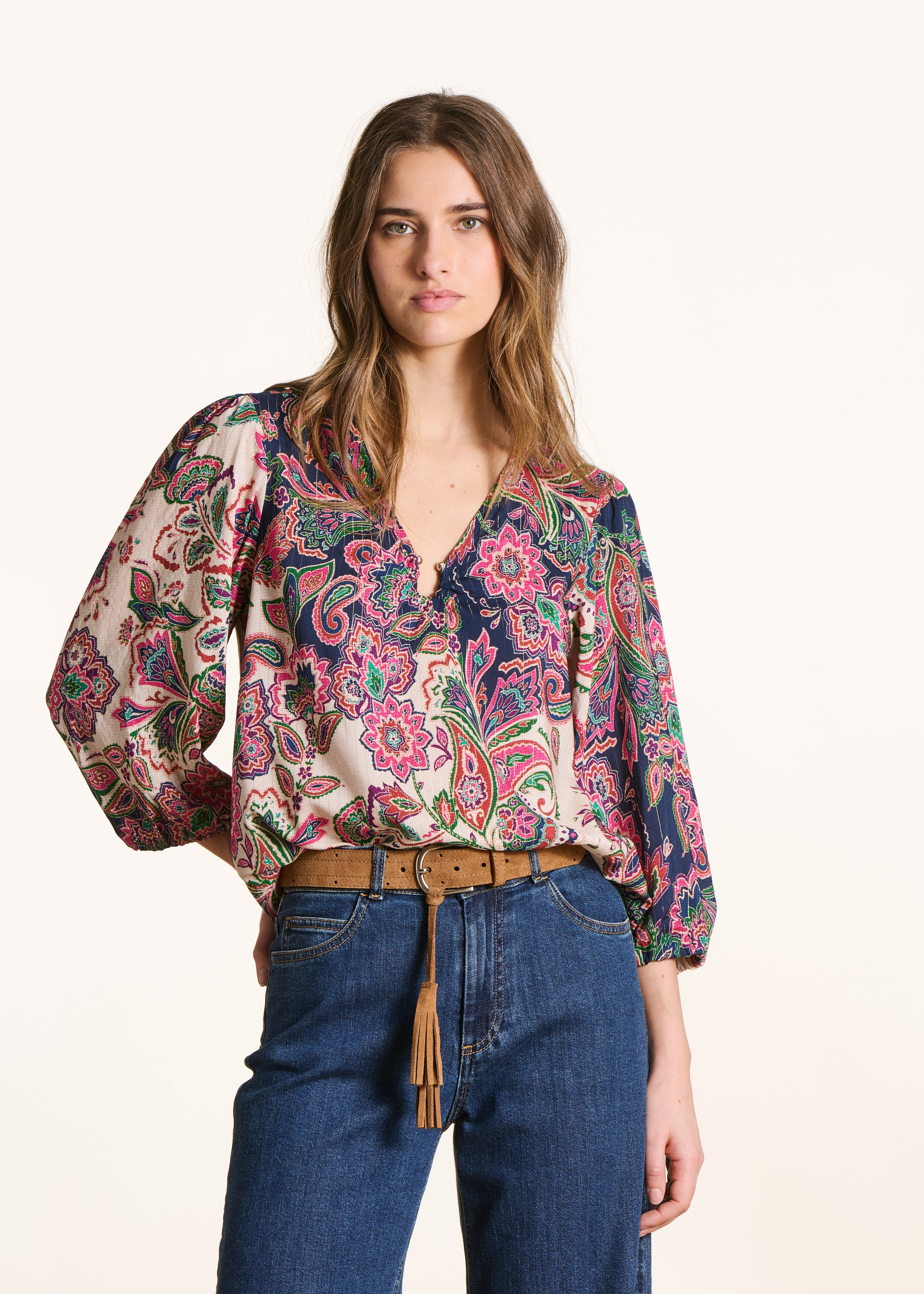 Top imprimé multicolore col V avec boucle, LA FEE MARABOUTEE