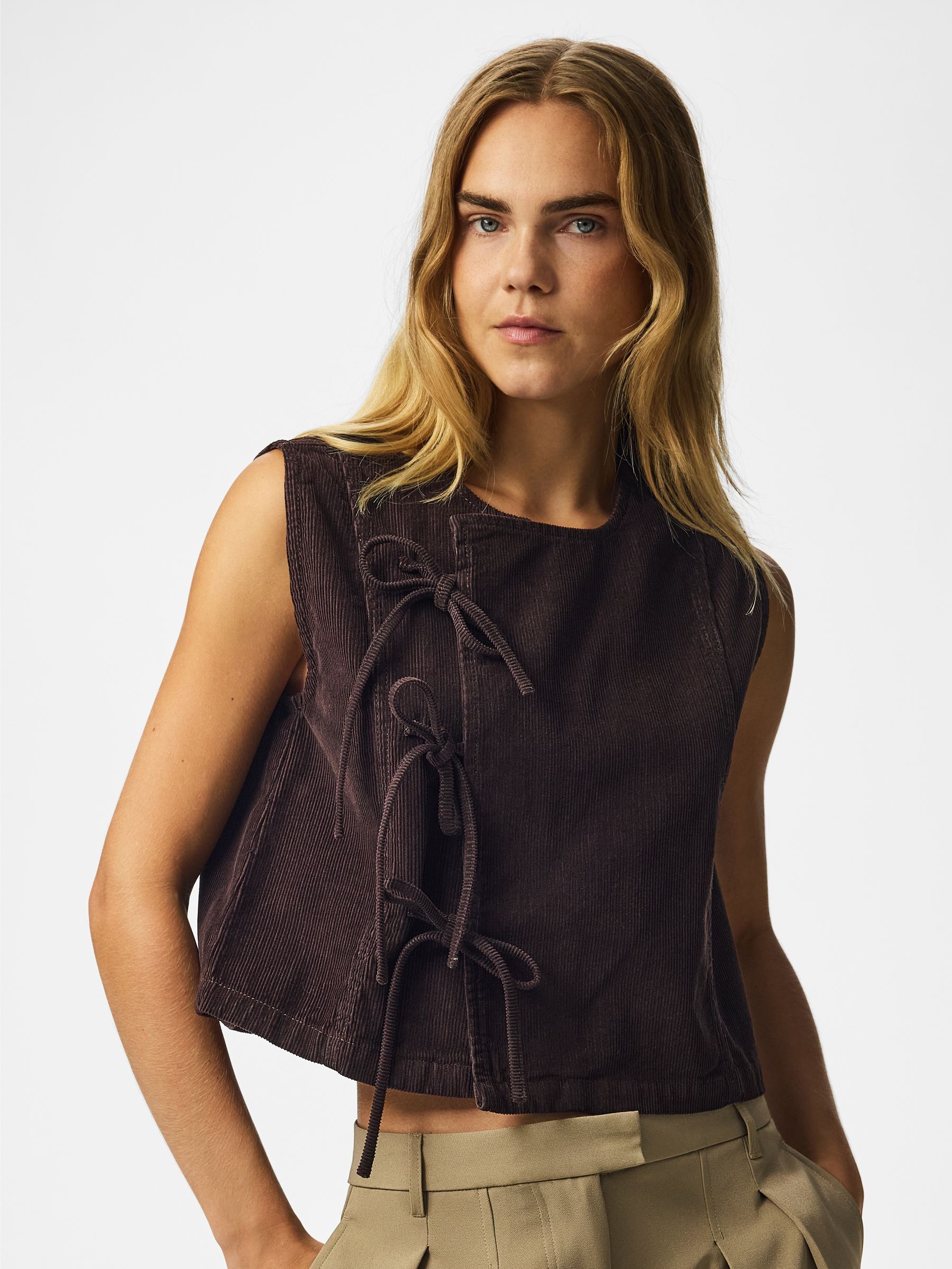 Gilet Sans Manches, PIECES