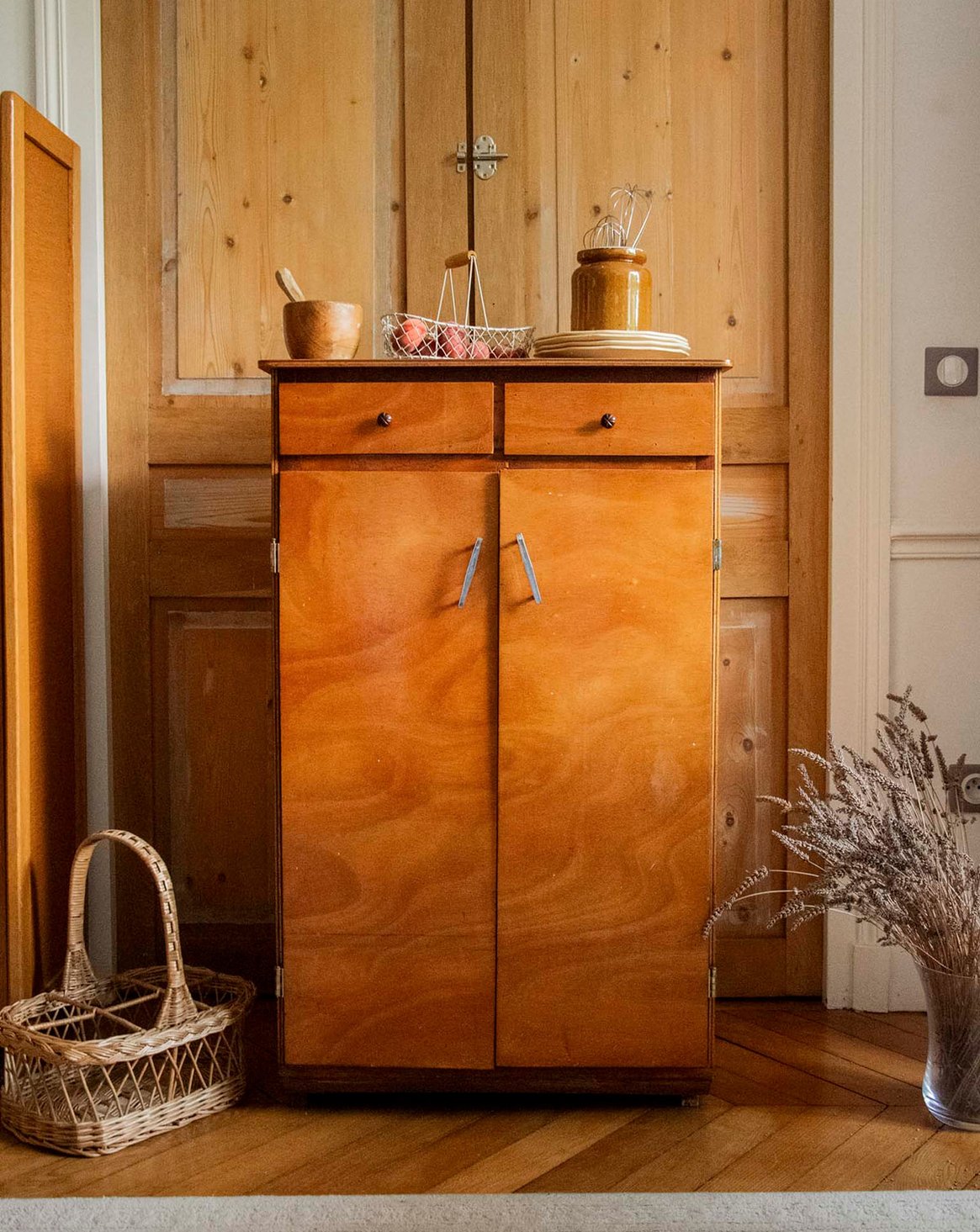 Buffet au plaquage en bois Gustave N°1608 - Bon état, DEBONGOUT