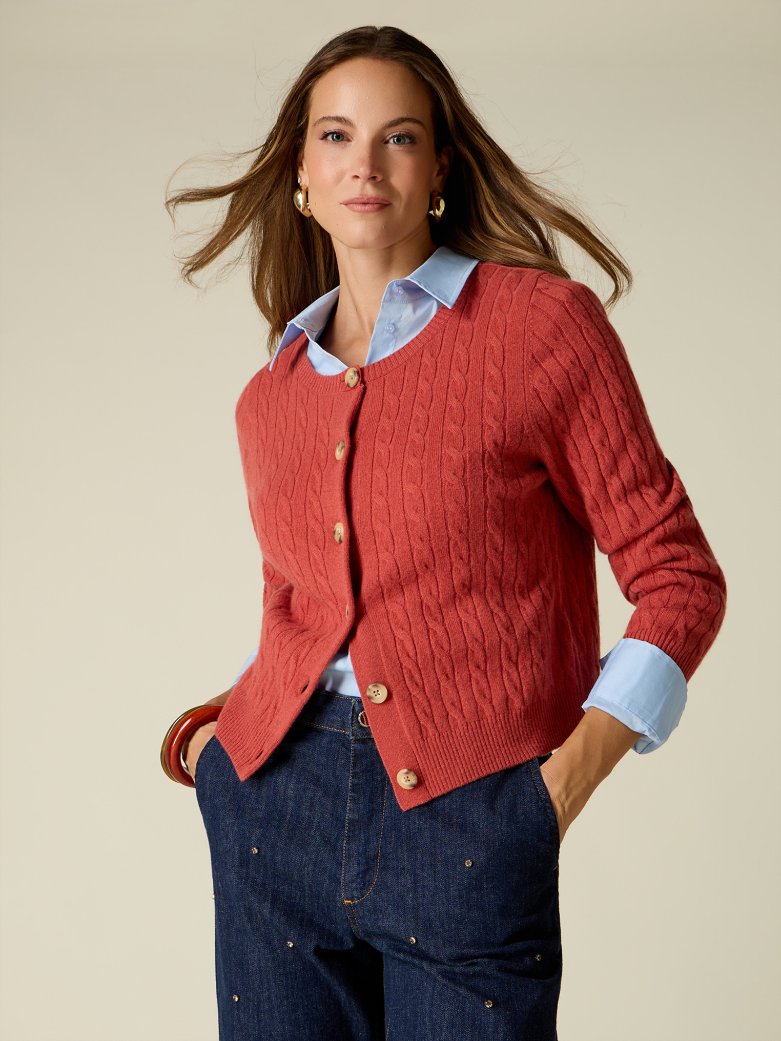 Cardigan torsadé, OLTRE
