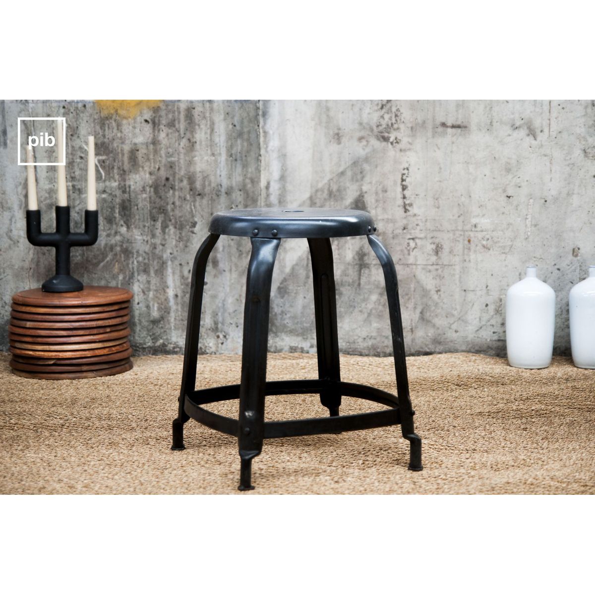 tabouret industriel d'atelier a rivets noir