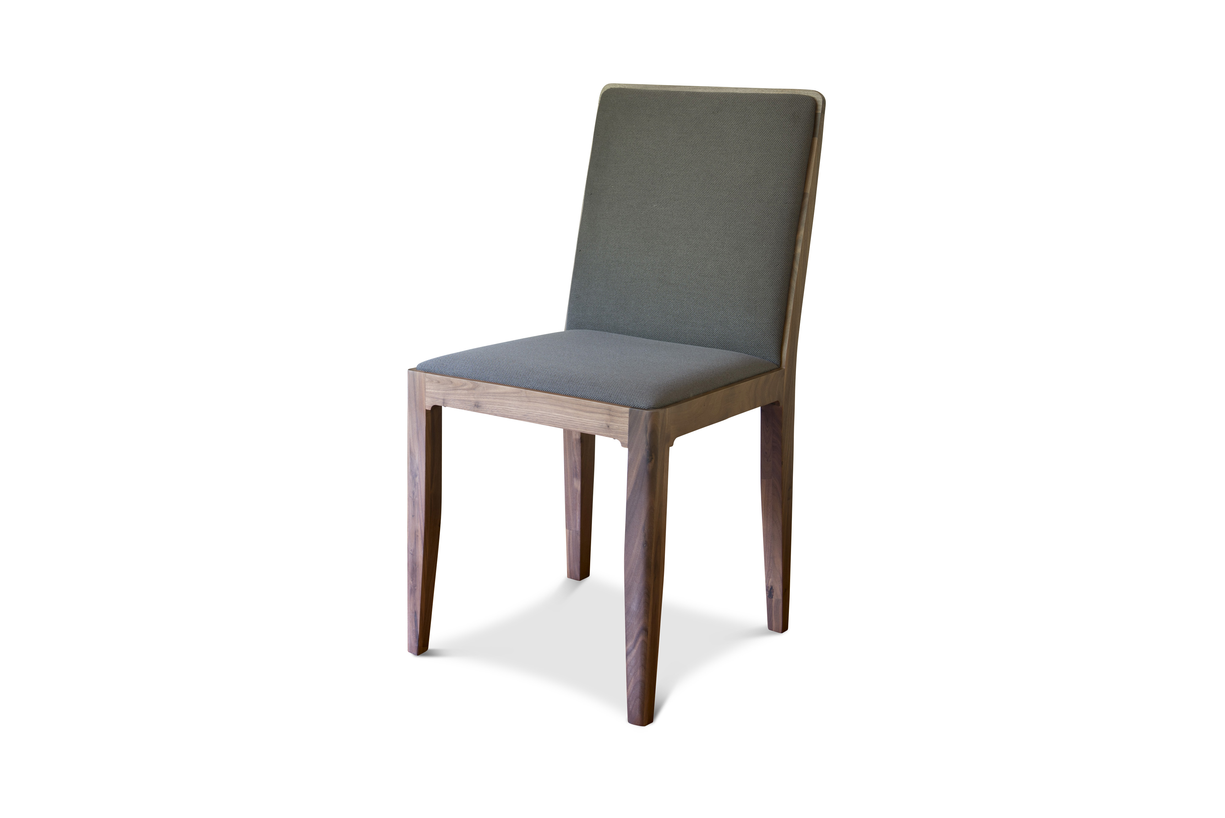 Chaise en noyer HEMËT, PRODUIT INTERIEUR BRUT