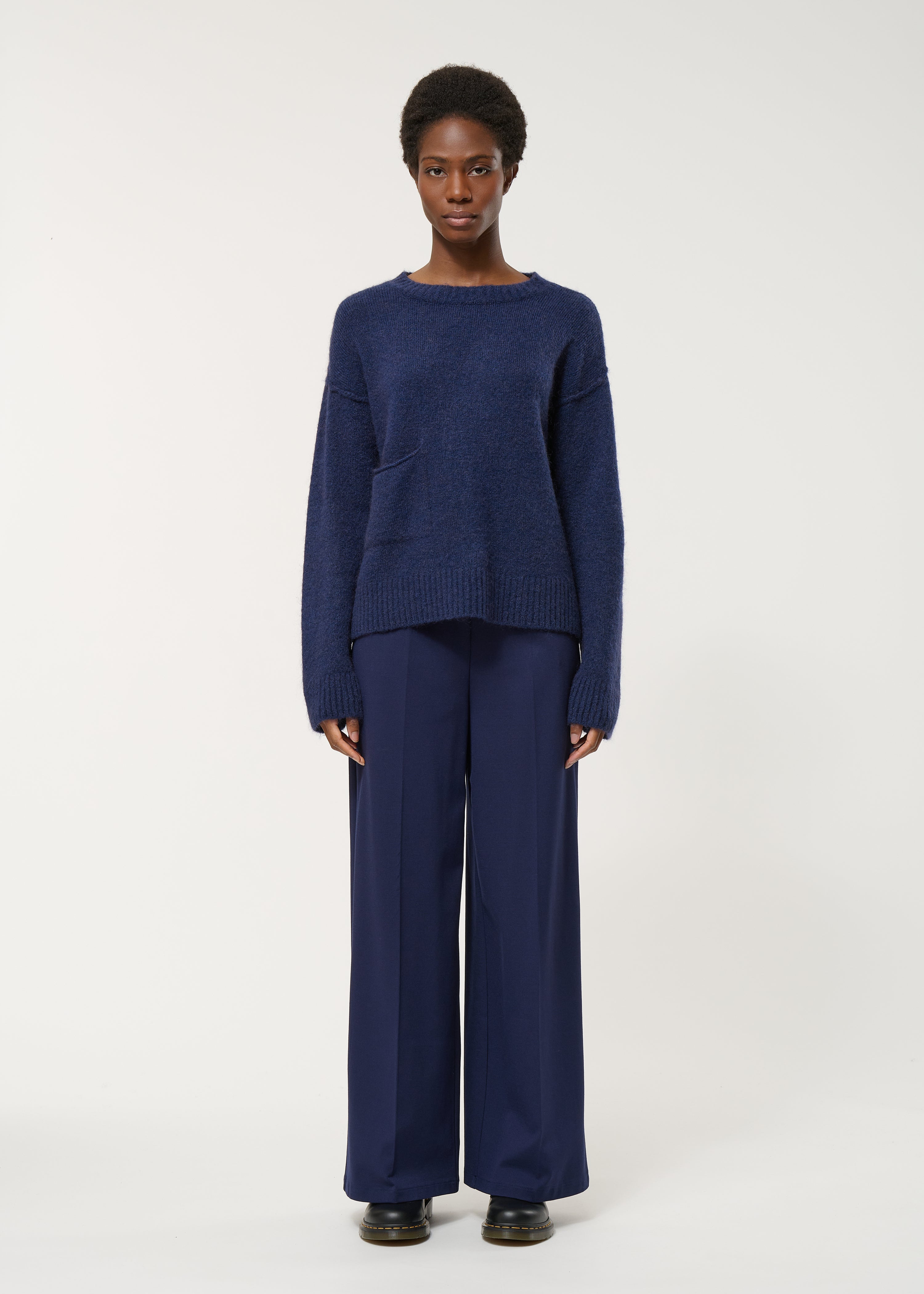 Pantalon large bleu marine en milano, HUMILITY
