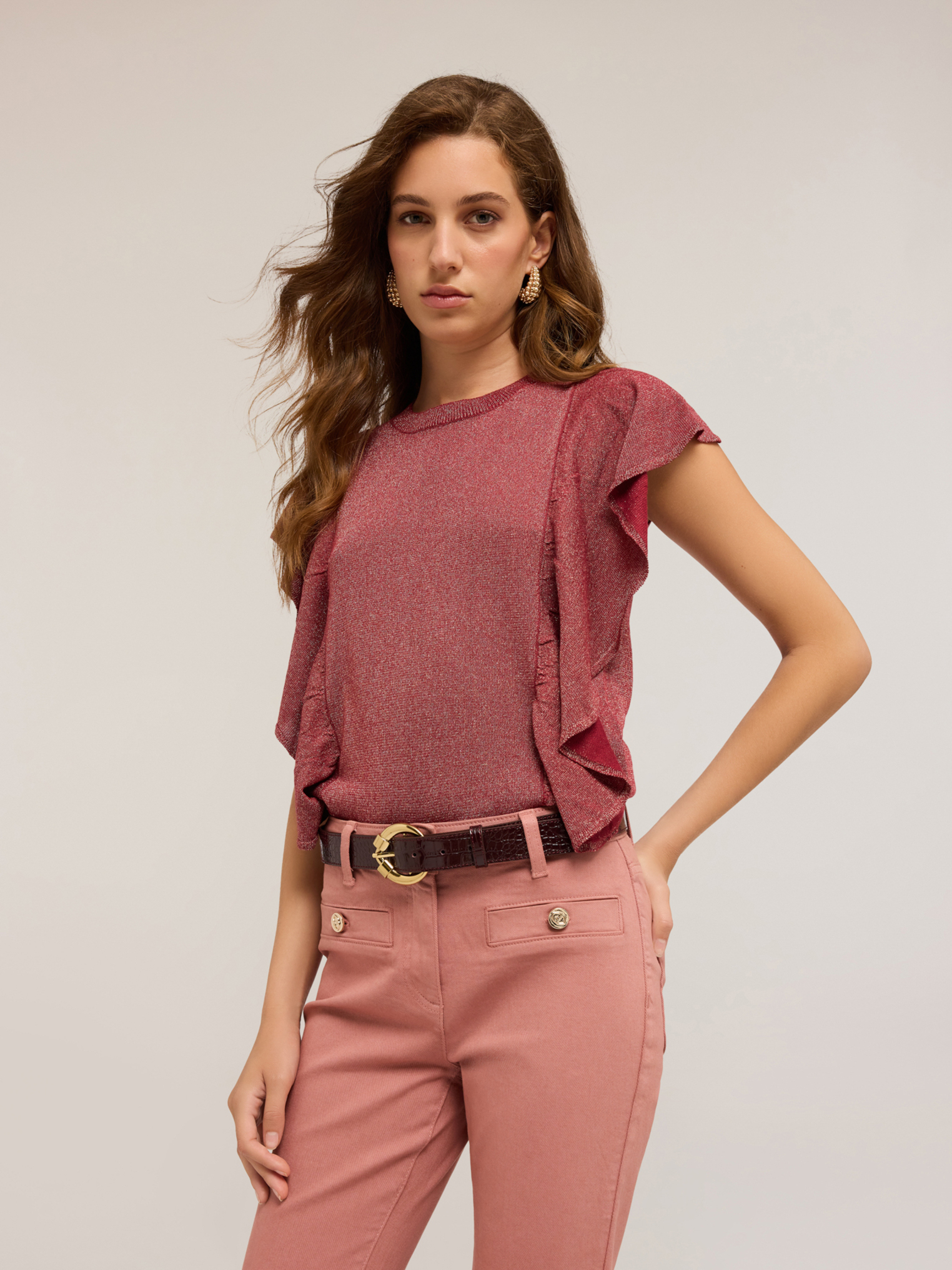 Pull en fil textile avec volants sur les côtés, MOTIVI
