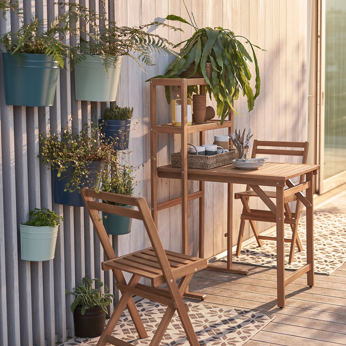 Aménagez un mini-jardin vertical sur votre balcon pour le Printemps