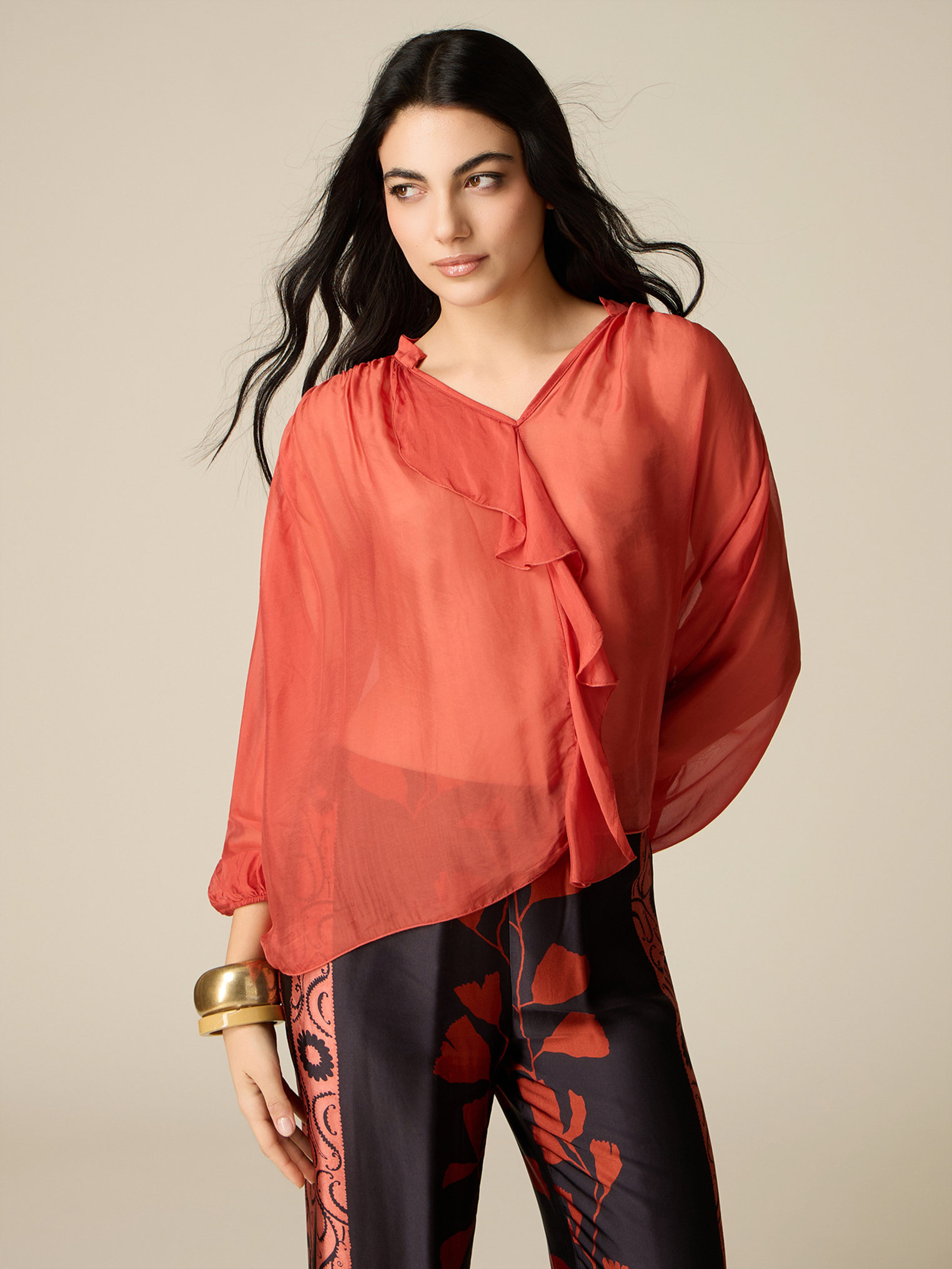 Blouse, OLTRE