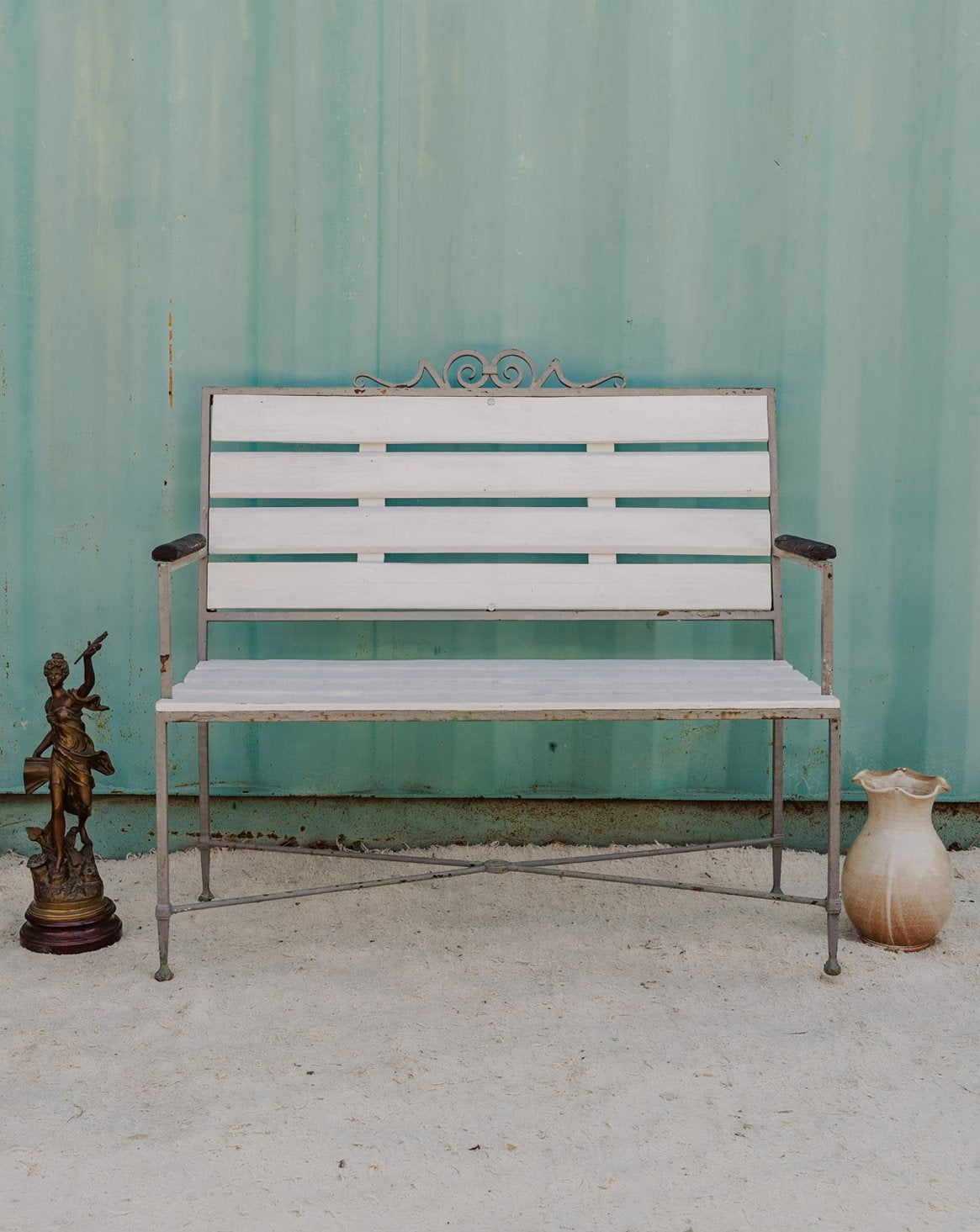 Banc en bois gris et blanc Antoine N°491 - Bon état, DEBONGOUT