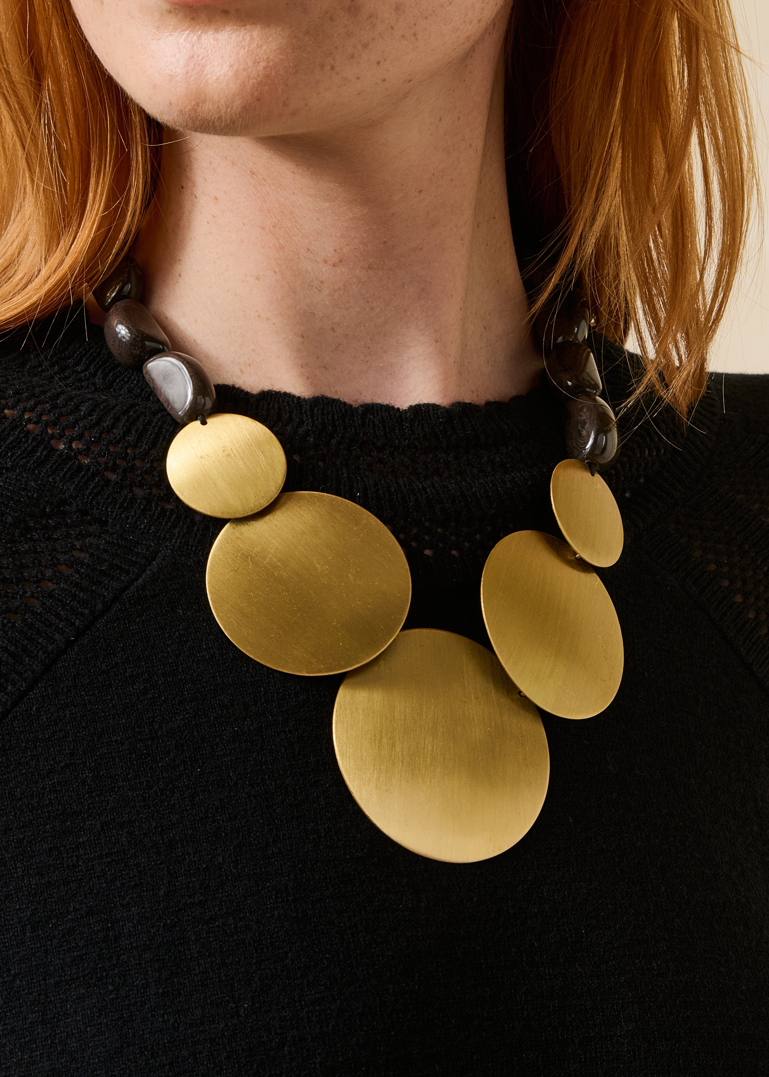 Collier à disques, LA FEE MARABOUTEE