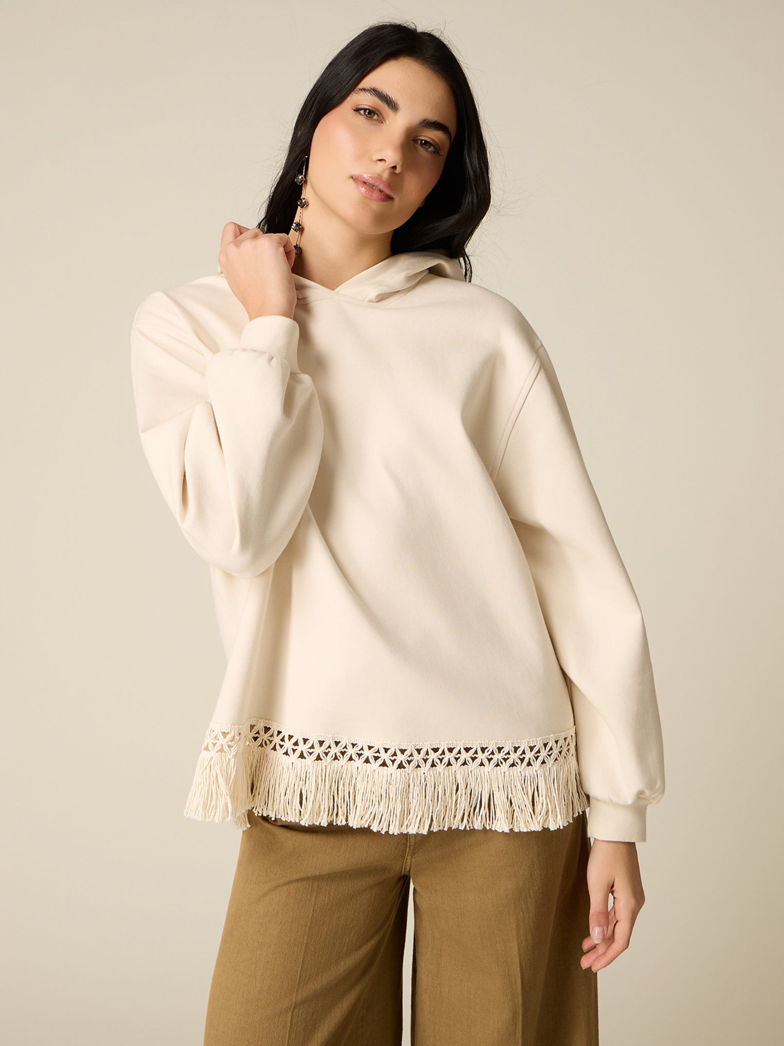 Sweat à capuche et franges, OLTRE