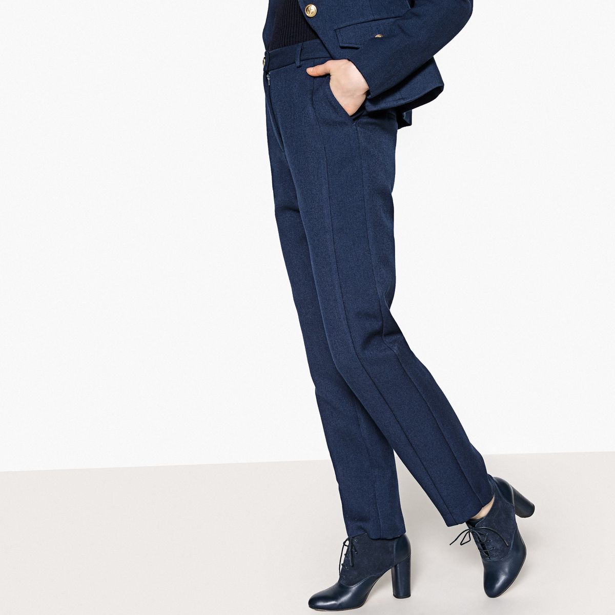 Pantalon droit coton/laine, découpe côté