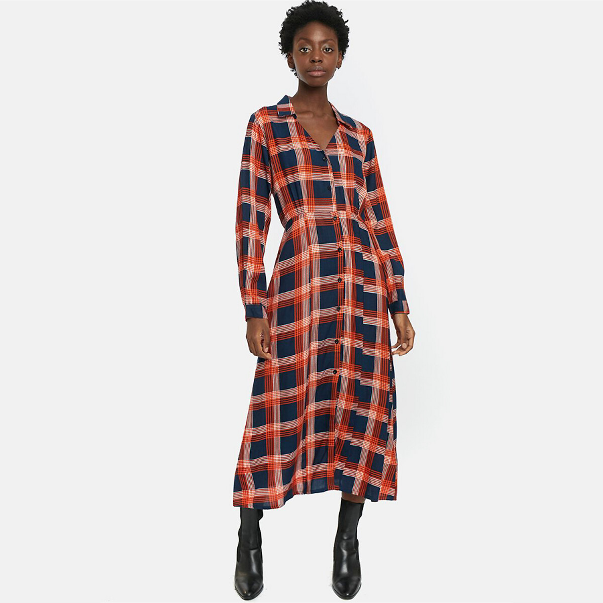 Vestido midi, aos quadrados