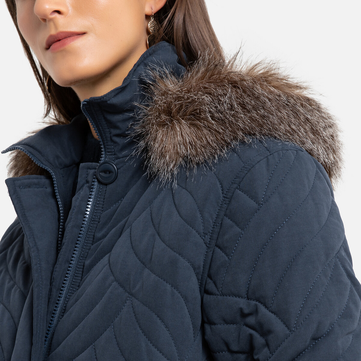 Куртка La Redoute Стеганая средней длины с капюшоном зимняя модель 48 (FR) - 54 (RUS) синий, размер 48 (FR) - 54 (RUS) Стеганая средней длины с капюшоном зимняя модель 48 (FR) - 54 (RUS) синий - фото 3