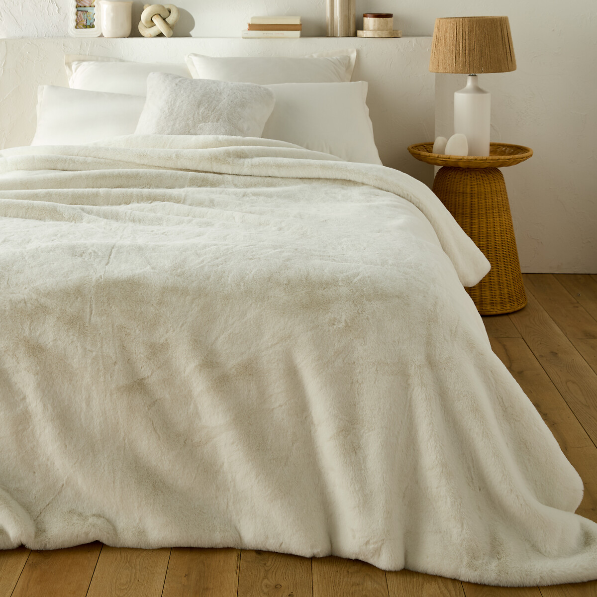 

Покрывало LaRedoute, Бежевый, Покрывало кроватное пушистое Colton 180 x 230 см бежевый