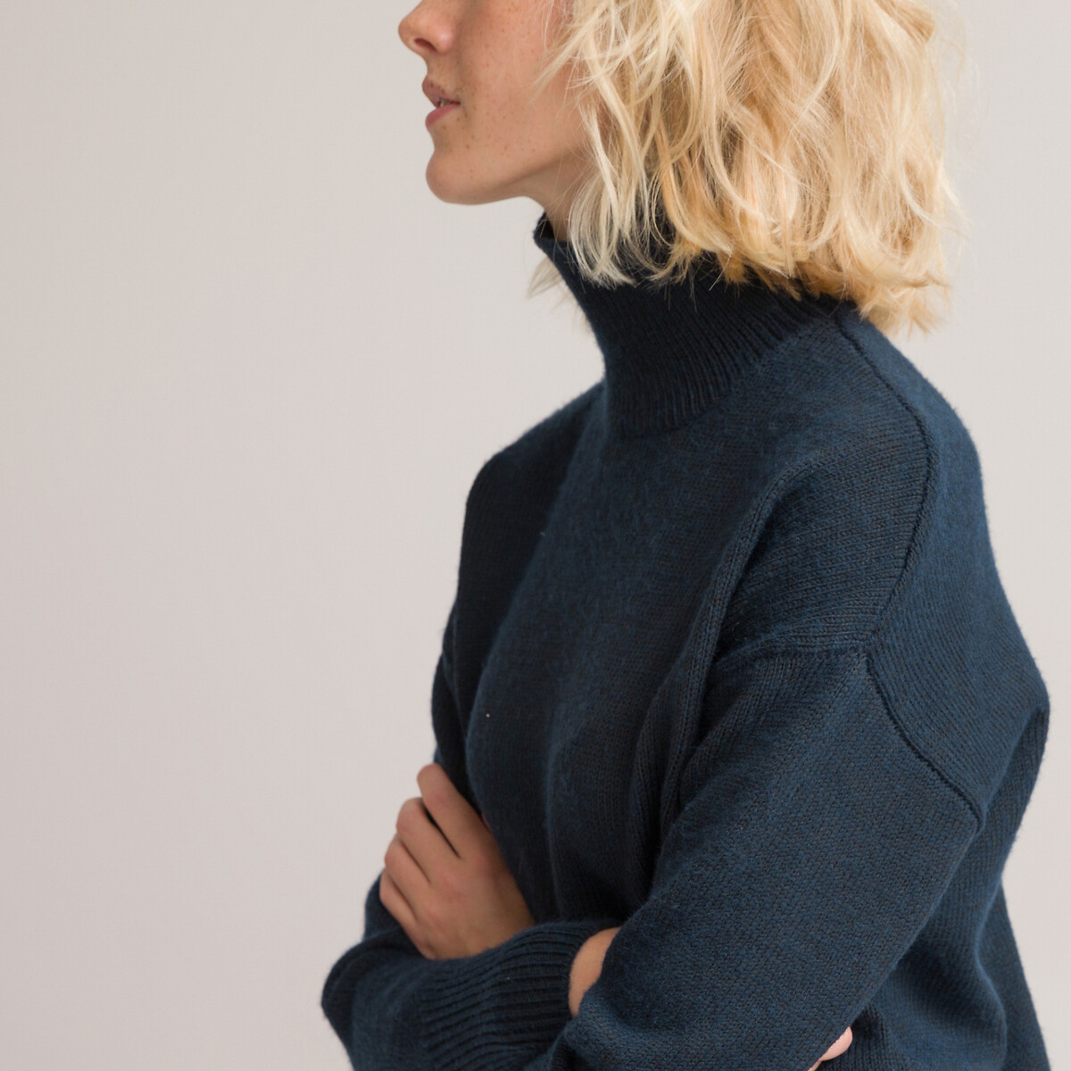 Пуловер С воротником-стойкой однотонный широкие длинные рукава S синий